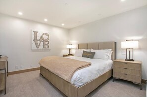 Exterior - Diamond-rated 2BR Condo in Heart of Vail Village - Center Place (Vail)