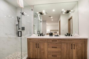 Exterior - Diamond-rated 2BR Condo in Heart of Vail Village - Center Place (Vail)