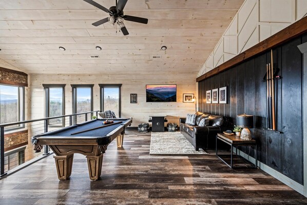 Smart TV, fireplace, offices