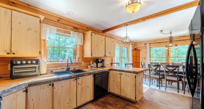 4Bed 3Bath Cabin w/ Hot Tub Near North Conway #TheIntervaleCabin