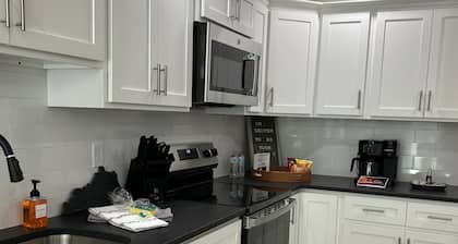 Charming, Modern, New Construction Retreat – Right in the Heart of Etown