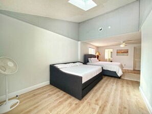 4 Schlafzimmer, Bügeleisen/Bügelbrett, kostenloses WLAN, Bettwäsche