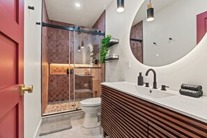 Apartment, 1 King-Bett und Schlafsofa, Nichtraucher, Klimaanlage | Badezimmer