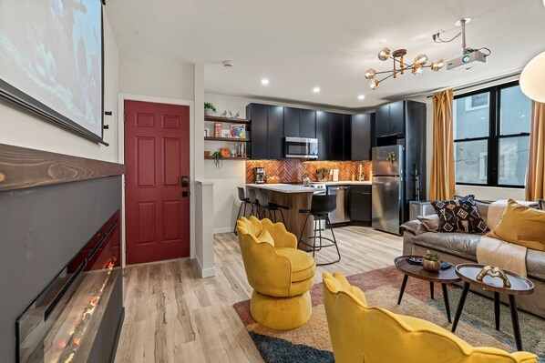 43 インチのスマートテレビ (デジタル放送視聴可)、Netflix、ストリーミングサービス