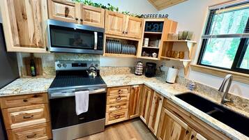 Micro-ondas, fogão, cooktop, lava-louças