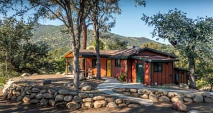 Magnificent view
2-bedroom house in charming Three Rivers with AC, WiFi