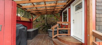 Dicky's Charming 1-bedroom cottage in downtown Seward