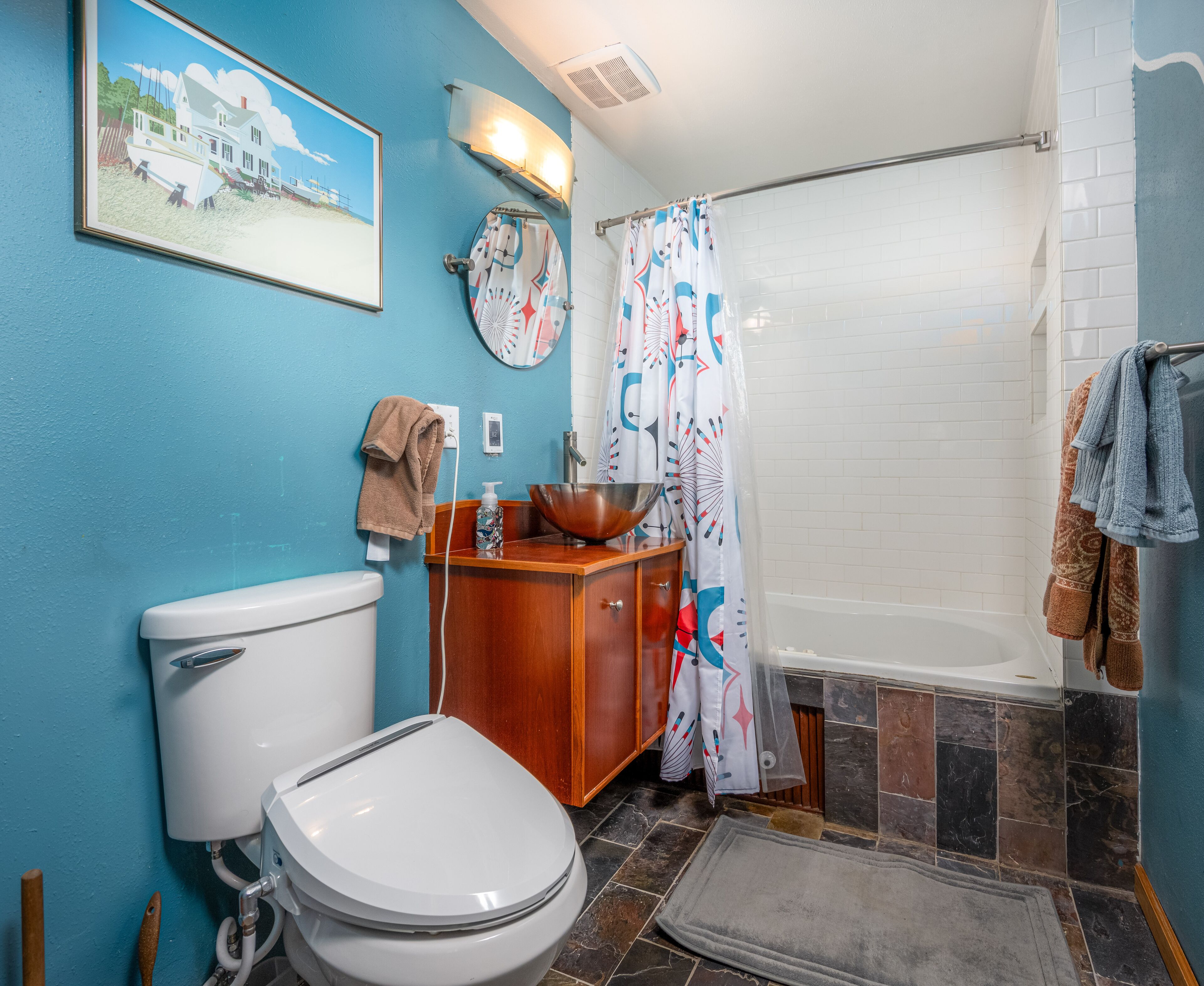 Bidet, Handtücher, Seife