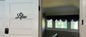 The Lilac Room w/ King Bed