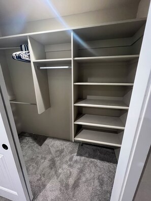 Interior - Spacious 4 bedroom 2 bath house across from the Rogue River with big fenced yard (Grants Pass)