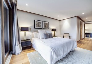 2 bedrooms, iron/ironing board, Internet, bed sheets