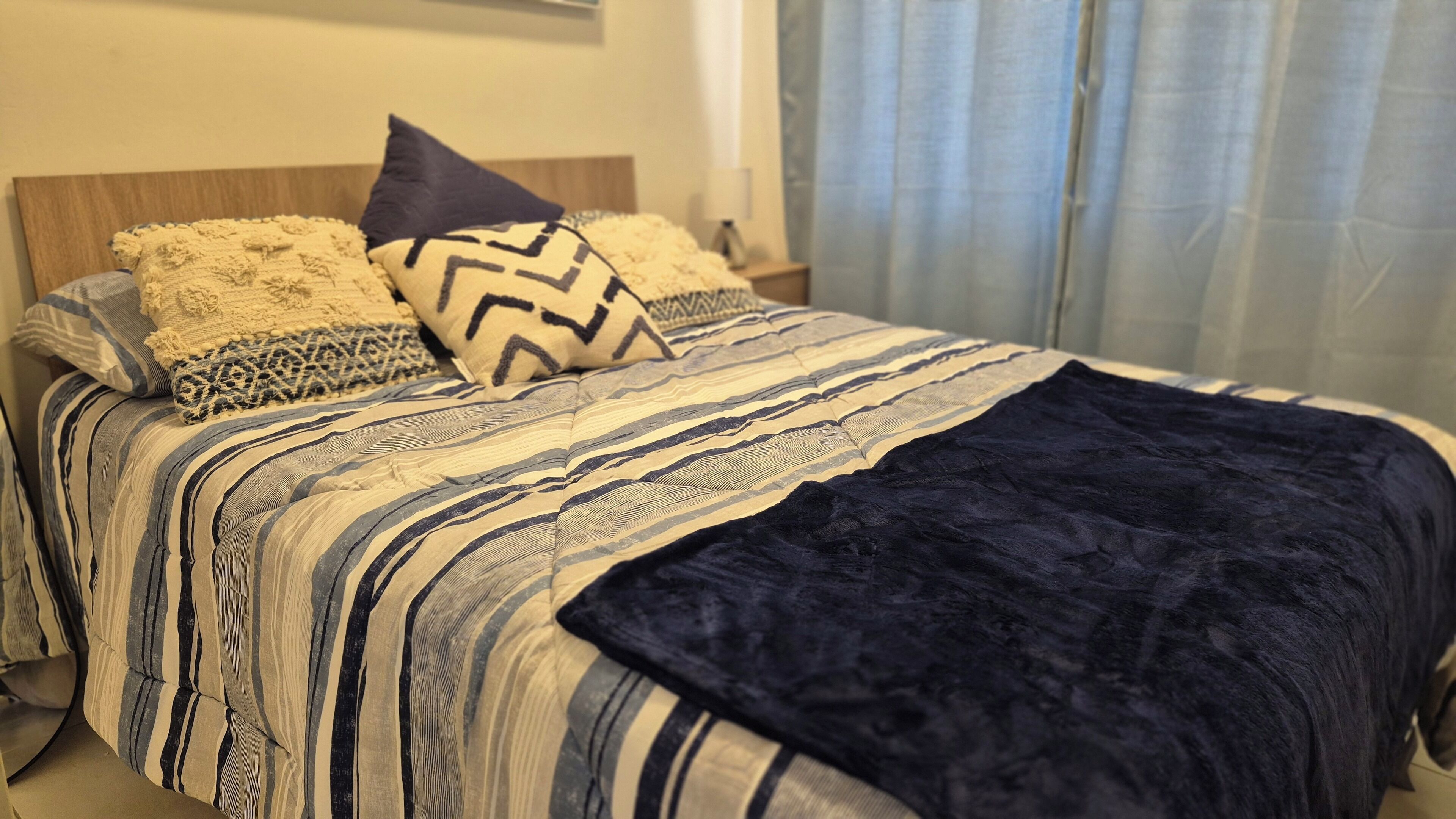 1 habitación, tabla de planchar con plancha, wifi gratis y ropa de cama 
