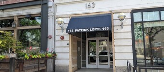 Charming 2-bedroom open loft apartment in downtown central Salt Lake City.