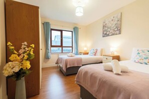 4 chambres, lit parapluie, Wi-Fi, draps fournis