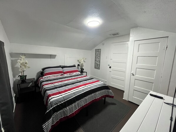 3 bedrooms, iron/ironing board, travel cot, free WiFi