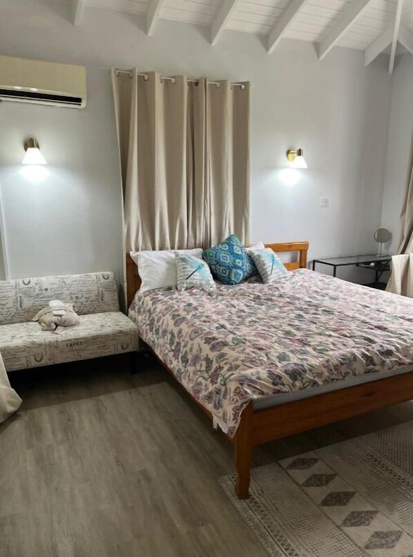 3 Schlafzimmer, Zimmersafe, Bügeleisen/Bügelbrett, Reisekinderbett