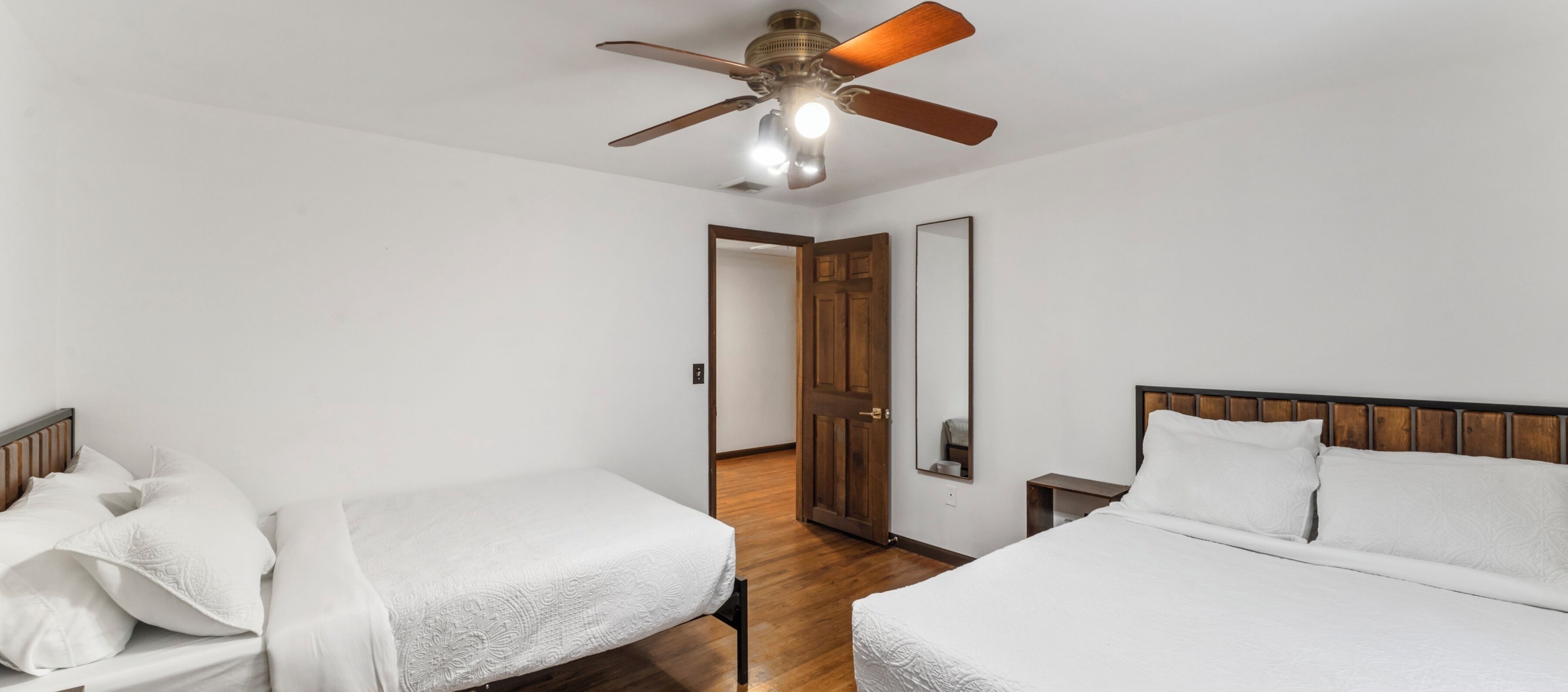 6 bedrooms, in-room safe, desk, iron/ironing board