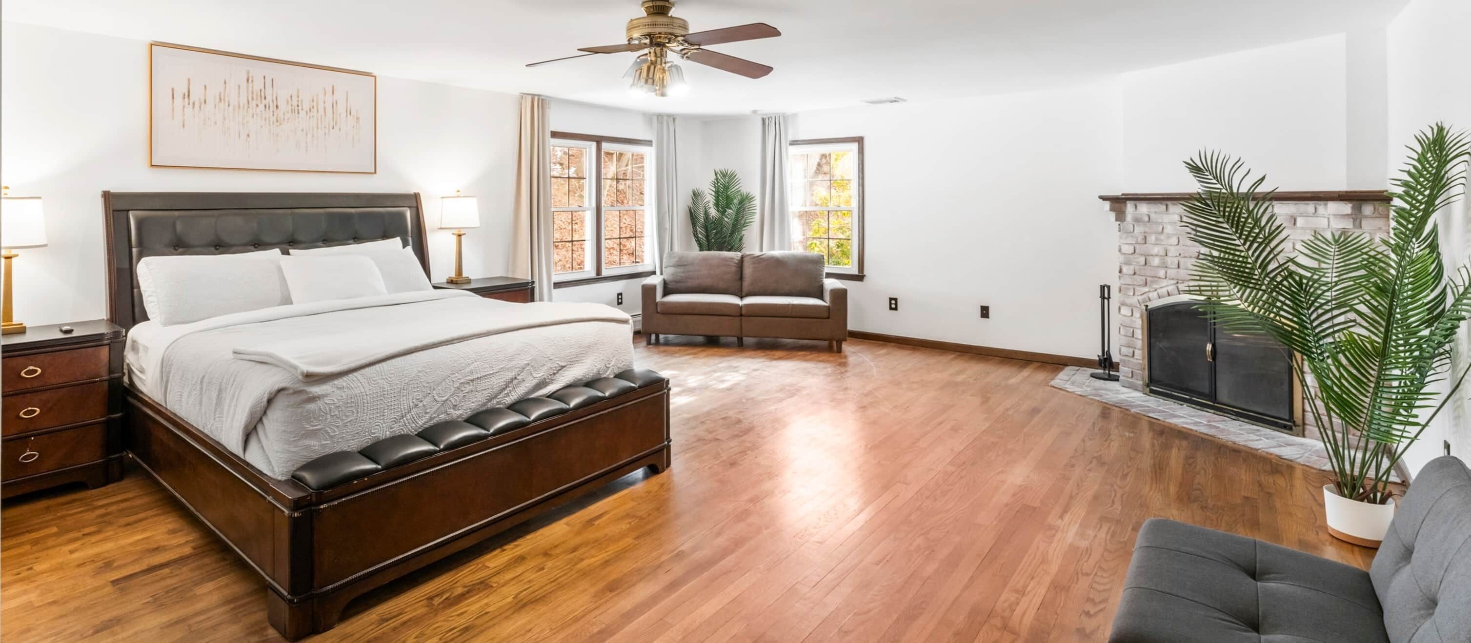 6 soverom, safe på rommet, skrivebord og strykejern/-brett