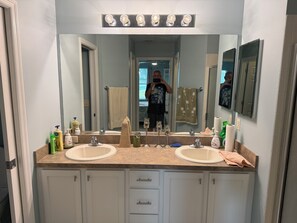 Shower, hair dryer, towels, soap - Piper's! On The Golf Course, Across From The Pool! (The Villages)