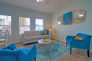 Front of property - 2 Condos at Costa Bahia Sleeps 14, Walk to Beach (Port Aransas)