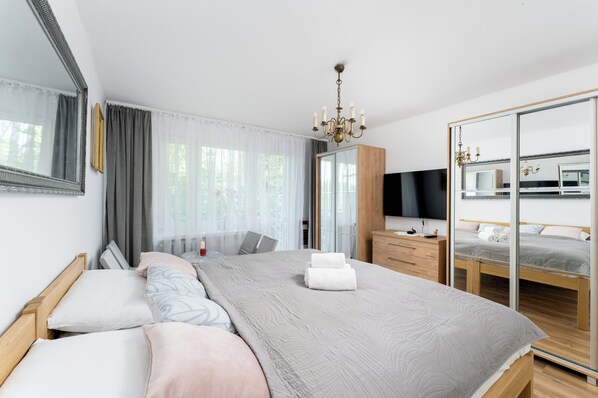 2 bedrooms, iron/ironing board, WiFi, bed sheets