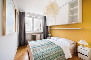1 habitación, tabla de planchar con plancha, wifi y ropa de cama 