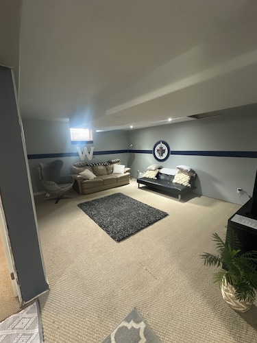 Charming 1-bedroom-1 bath basement suite with AC, WiFi in downtown Souris mb