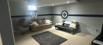 Charming 1-bedroom-1 bath basement suite with AC, WiFi in downtown Souris mb