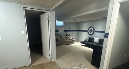 Charming 1-bedroom-1 bath basement suite with AC, WiFi in downtown Souris mb