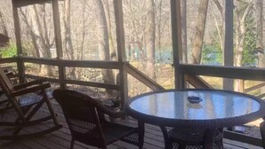 Outdoor dining - Paradise on the Little Red River and prime trout fishing! (Heber Springs)