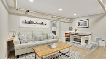 Smart TV y chimenea