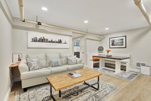 Smart TV, fireplace