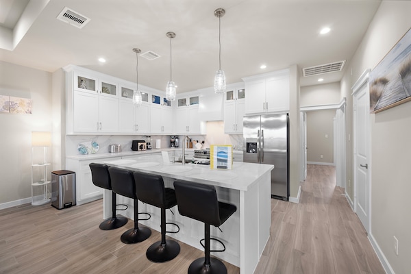 Micro-ondes, four, plaque de cuisson, lave-vaisselle