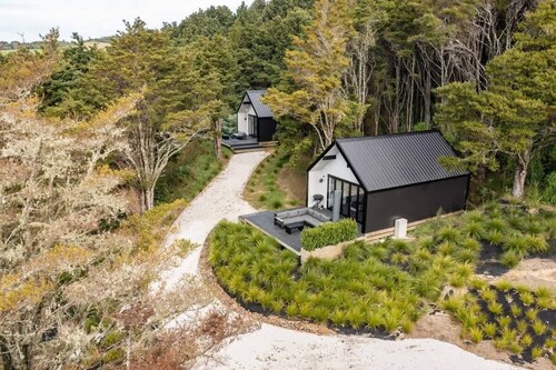 Villas 1 & 2: Side-by-Side Villas – 2 Luxe Retreats for Friends or Couples