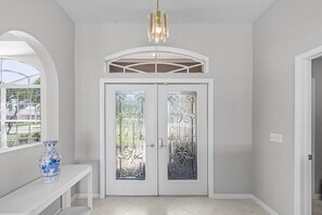 Interior - Heated Pool, Gulf Access & Dock, Pet Friendly - Villa Canal Breeze - Roelens (Cape Coral)