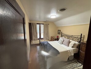 3 bedrooms, WiFi, bed sheets