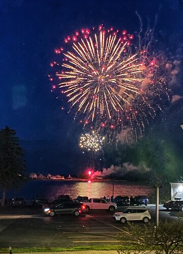 Coastal Living in the heart of St. Ignace.