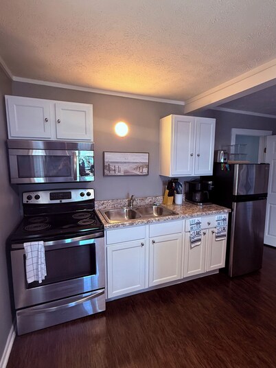 Coastal Living in the heart of St. Ignace.