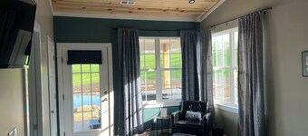 Private Cabin on 90 Acres!