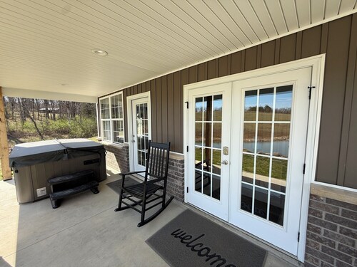 Private Cabin on 90 Acres!