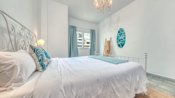2 habitaciones, escritorio, tabla de planchar con plancha y wifi gratis