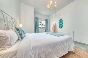 2 bedrooms, desk, iron/ironing board, free WiFi