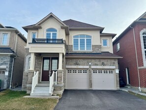 Exterior - Elegant Retreat near Toronto Airport & Downtown (Brampton)