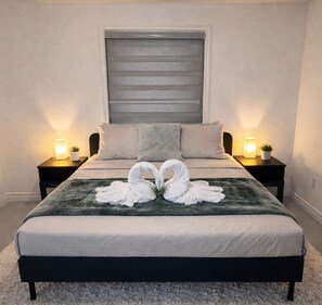 4 bedrooms, desk, iron/ironing board, travel cot