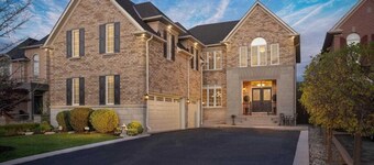 Bright Private Coach House | Above Ground