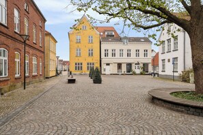 المنشأة من الخارج