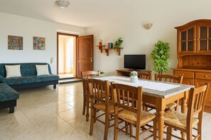 Interior - Clery – Independent villa just a few steps from the sea. (Cala Liberotto)
