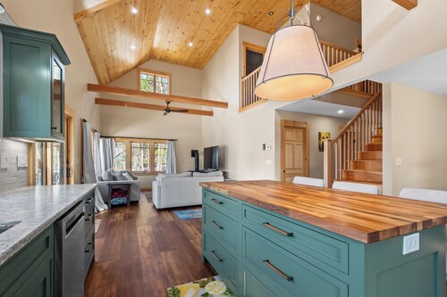 Duck Duck Moose | New Private Home on Mooselookmeguntic Lake, Private Waterfront