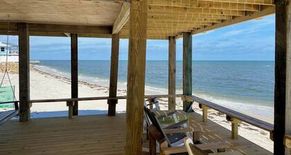 Gulf Breeze – Pet-Friendly 3BR Beachfront Stay with Stunning Views & Renovations