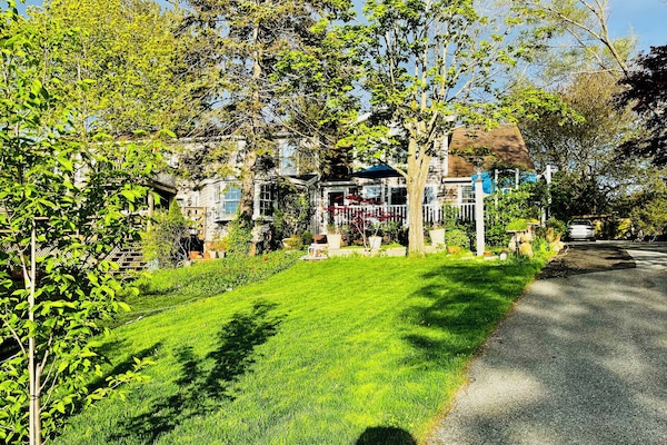 Set high above Bradford with plenty of space